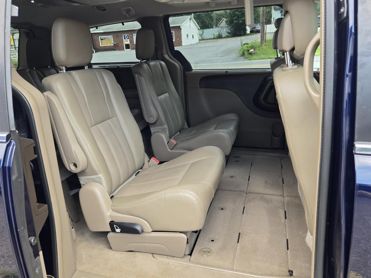 Chrysler Town & Country Touring-L 2016