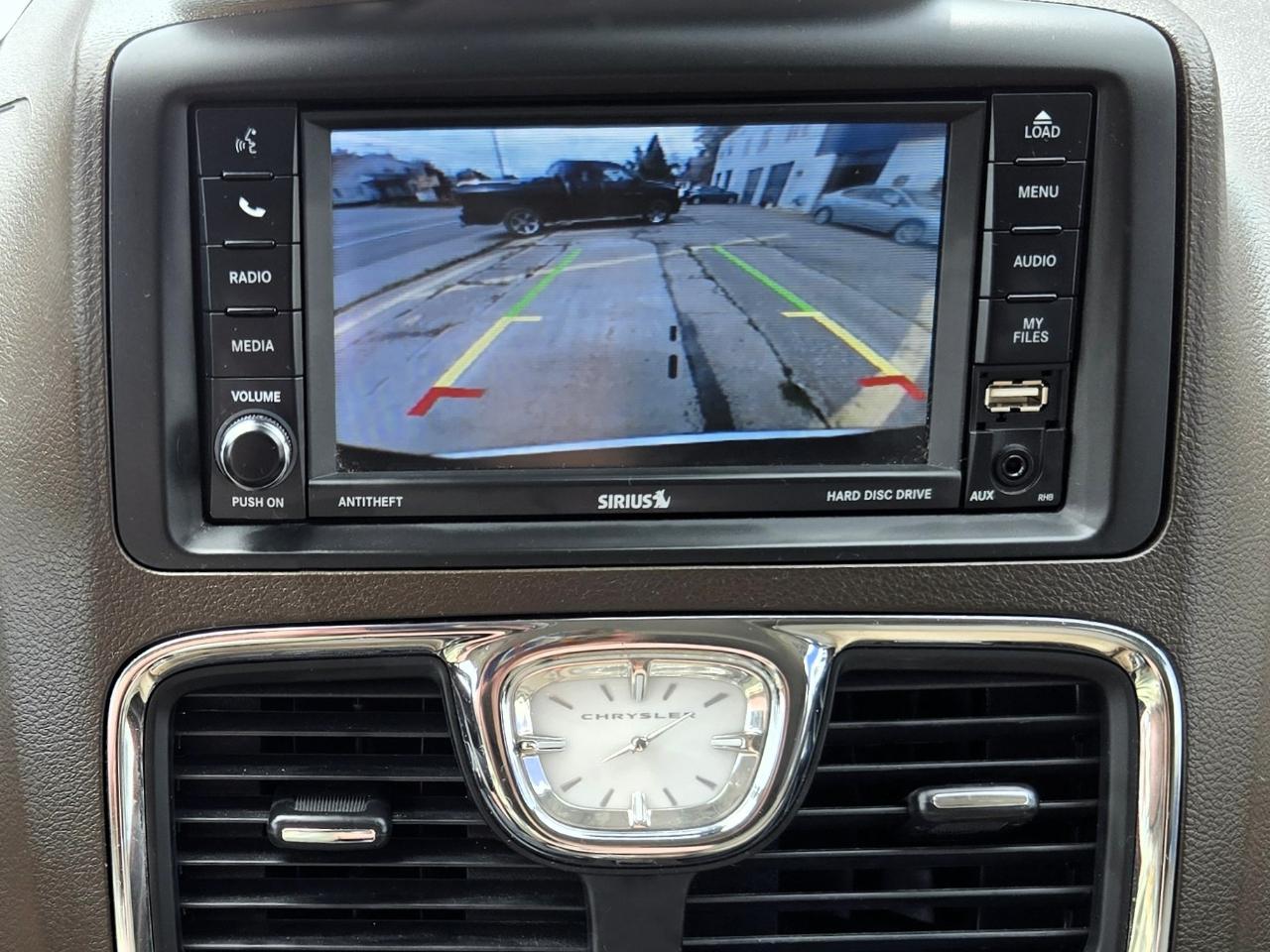 Chrysler Town & Country Touring-L 2016