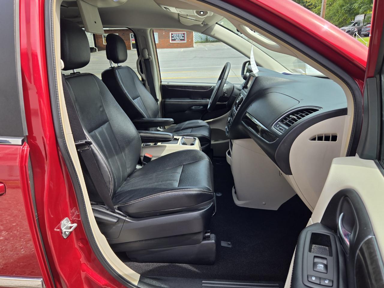 Chrysler Town & Country Touring 2014