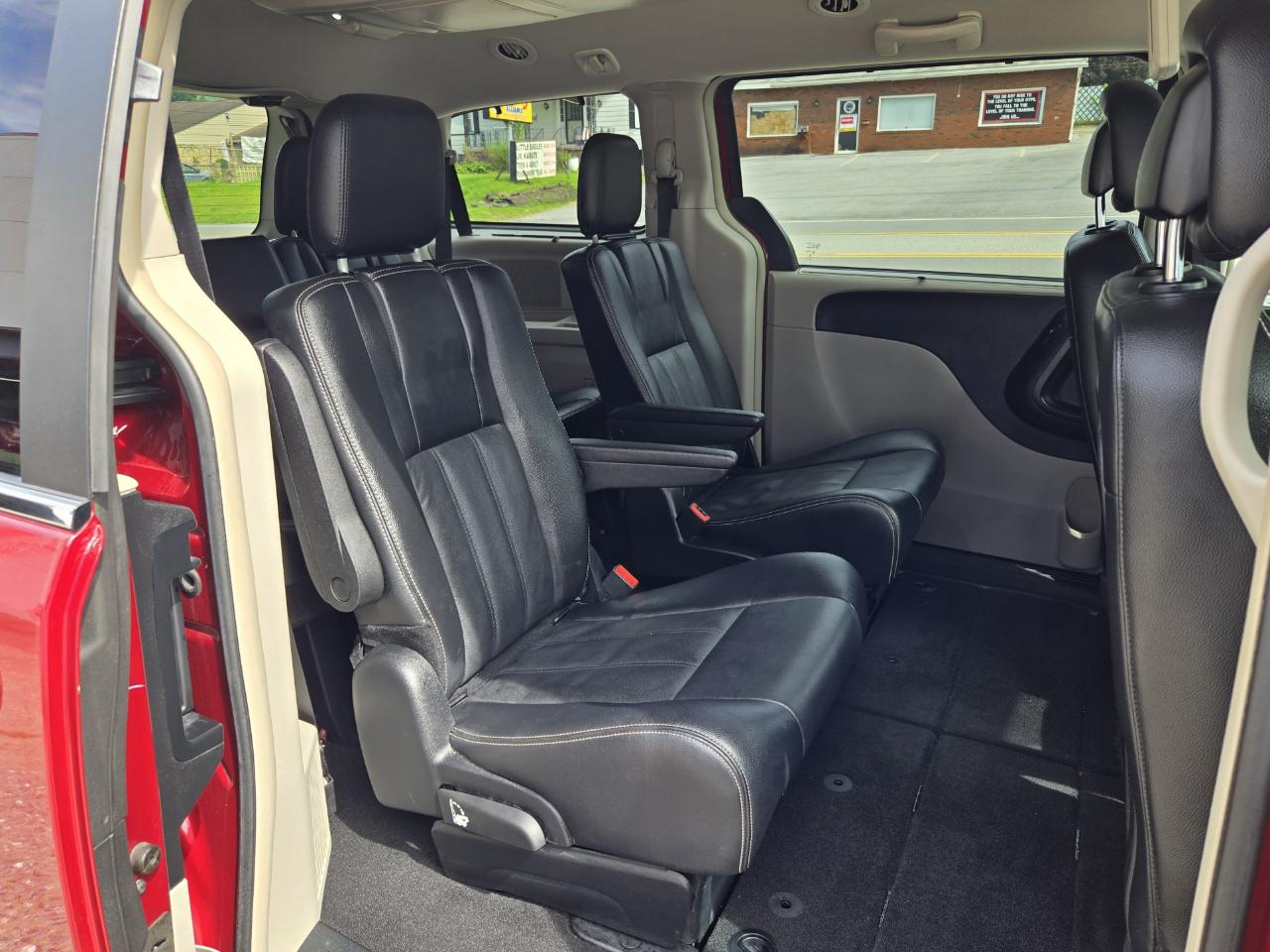 Chrysler Town & Country Touring 2014