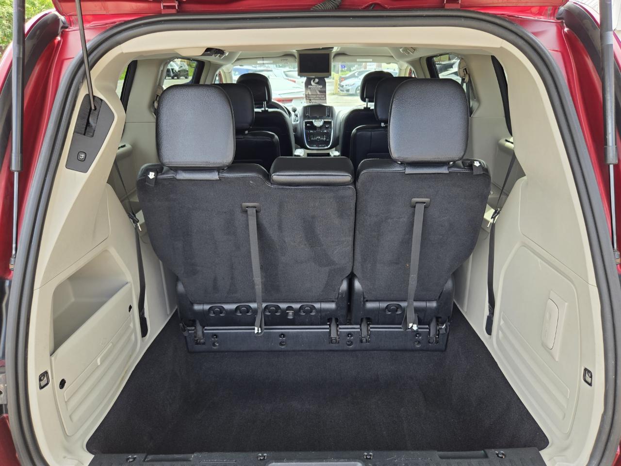 Chrysler Town & Country Touring 2014