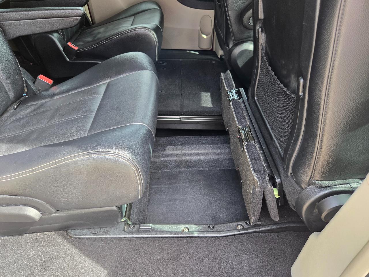 Chrysler Town & Country Touring 2014