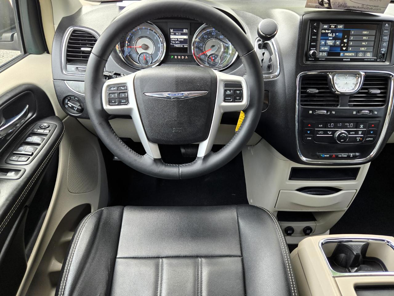 Chrysler Town & Country Touring 2014