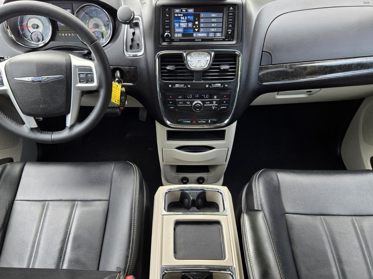 Chrysler Town & Country Touring 2014