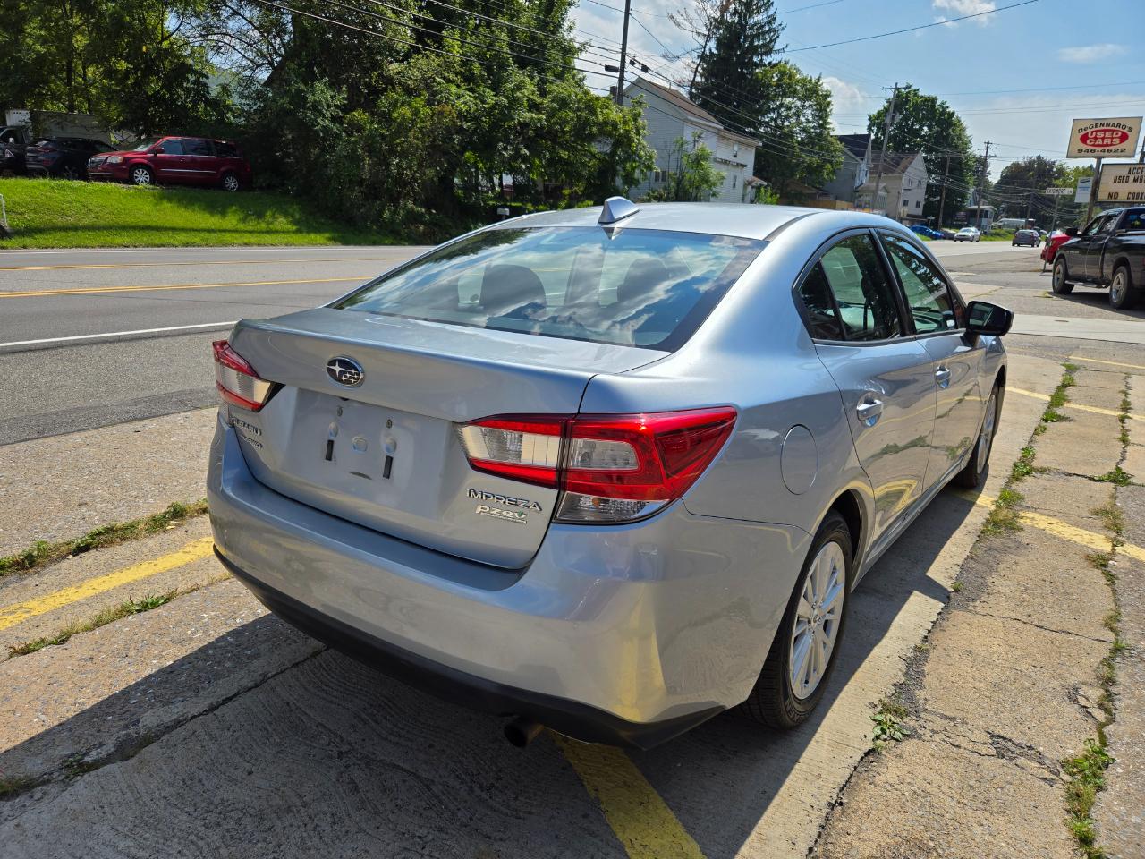 Subaru Impreza 2.0i Premium CVT 4-Door 2017