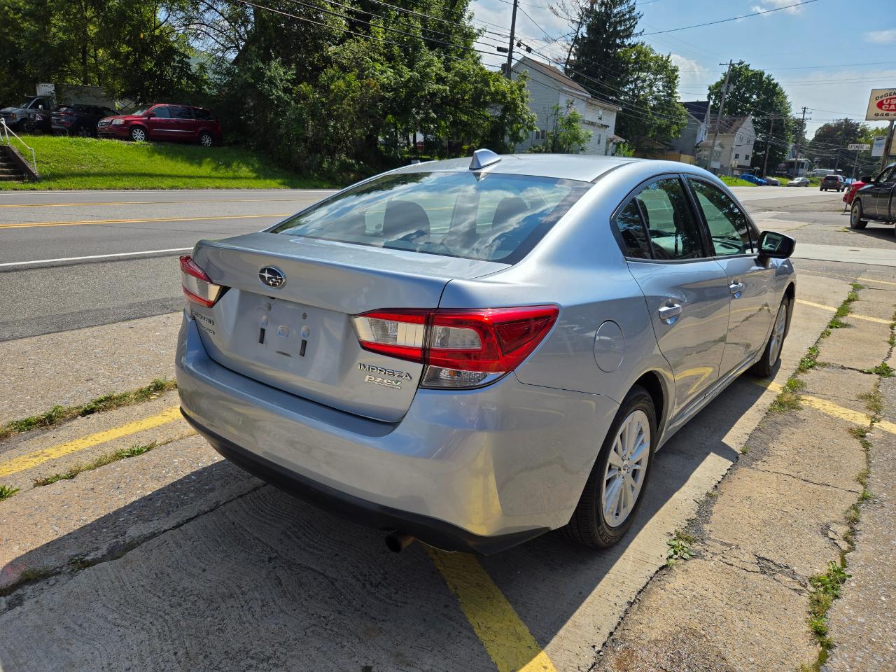 Subaru Impreza 2.0i Premium CVT 4-Door 2017
