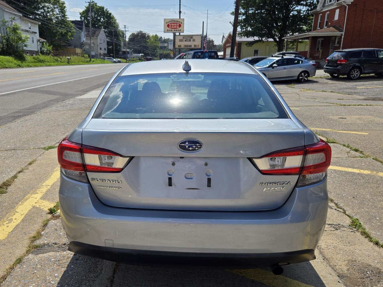 Subaru Impreza 2.0i Premium CVT 4-Door 2017