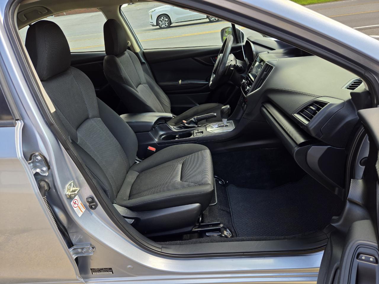 Subaru Impreza 2.0i Premium CVT 4-Door 2017