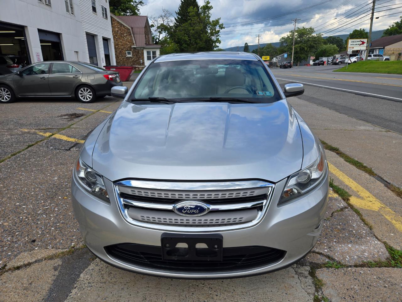 Ford Taurus SEL FWD 2012