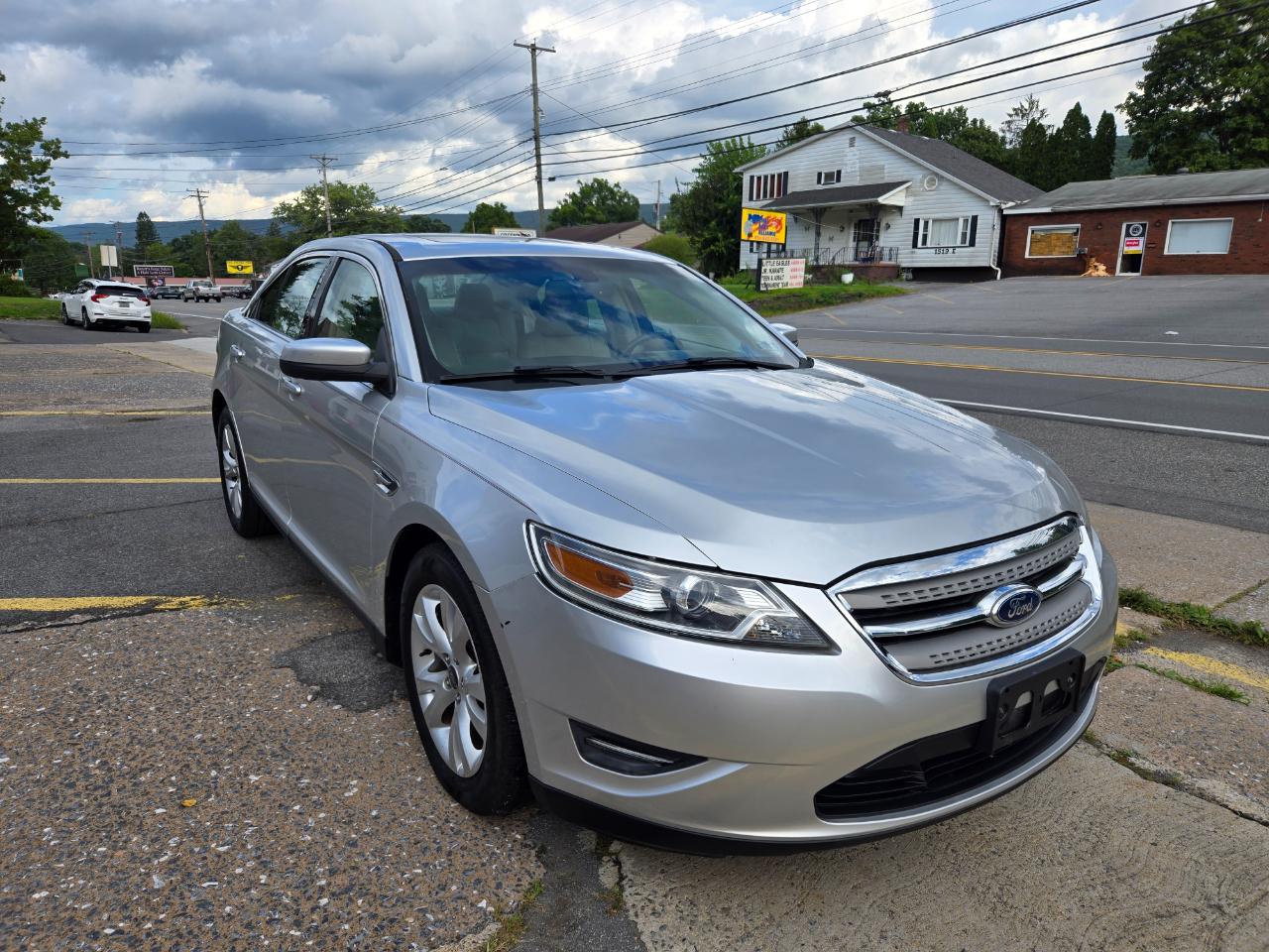 Ford Taurus SEL FWD 2012