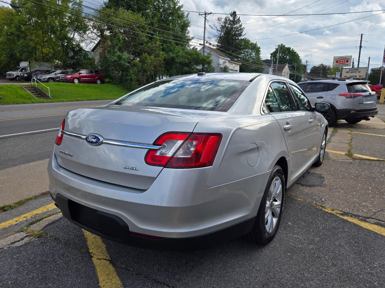 Ford Taurus SEL FWD 2012