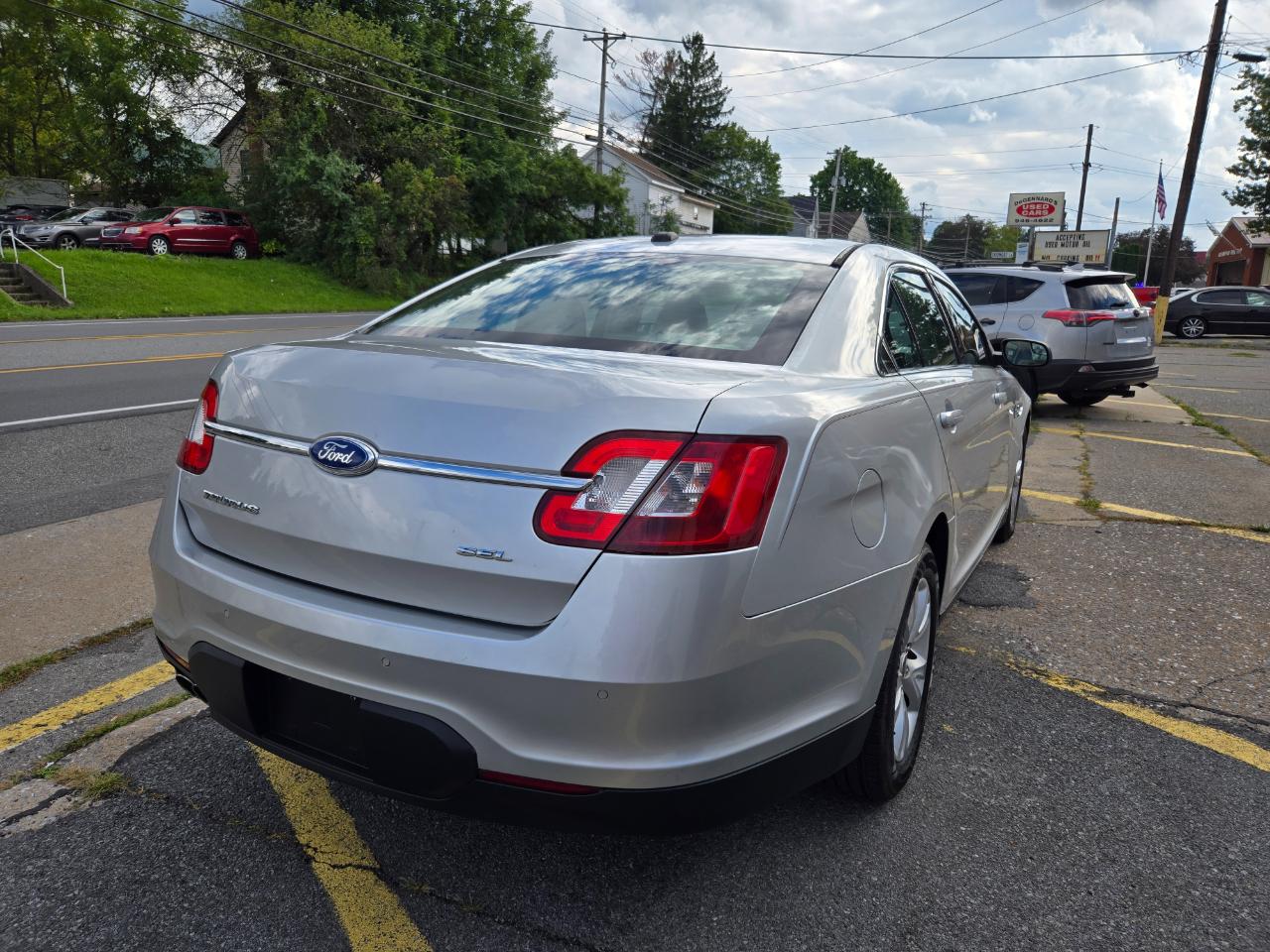 Ford Taurus SEL FWD 2012