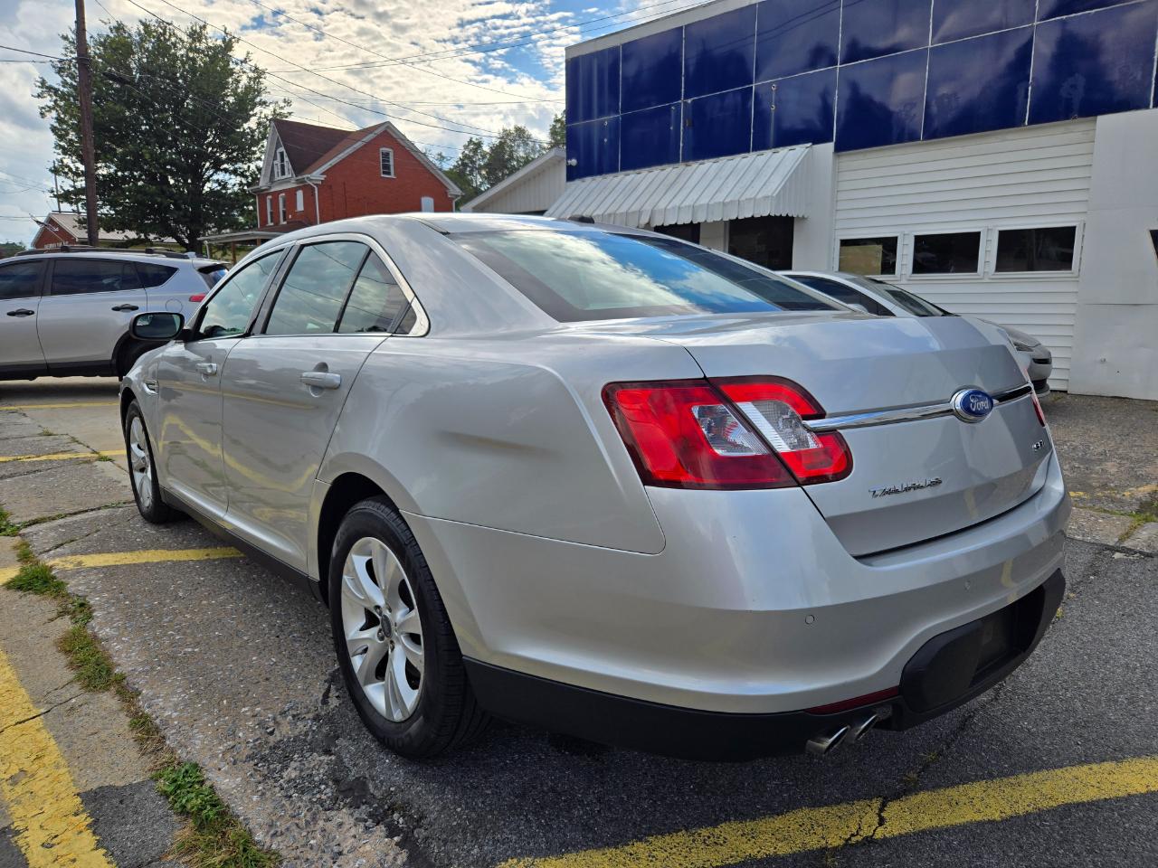 Ford Taurus SEL FWD 2012