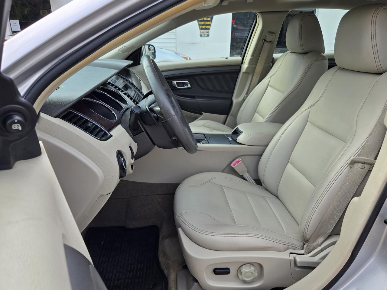 Ford Taurus SEL FWD 2012