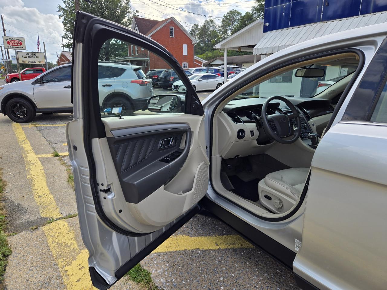 Ford Taurus SEL FWD 2012