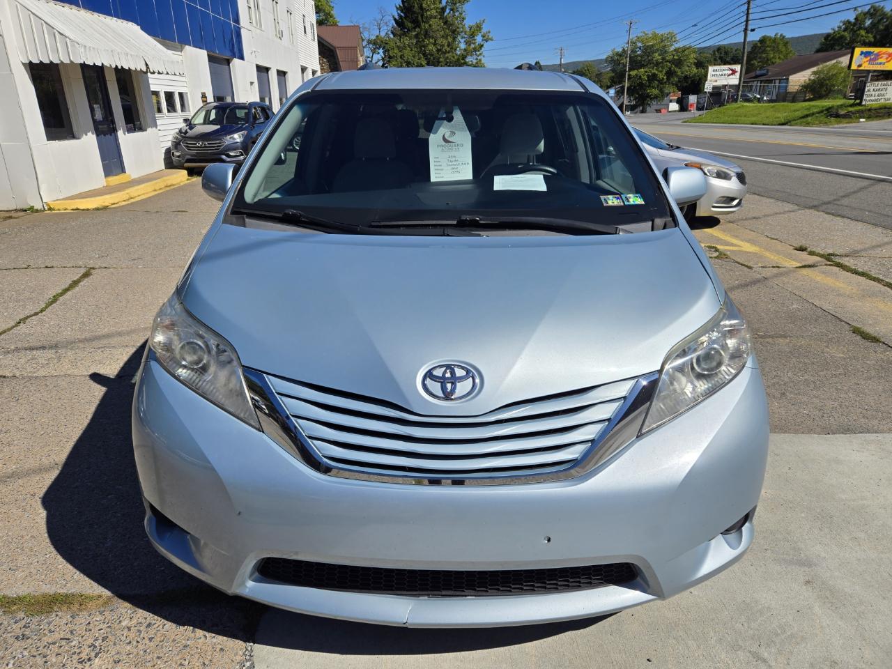 Toyota Sienna LE AWD 7-Passenger V6 2016