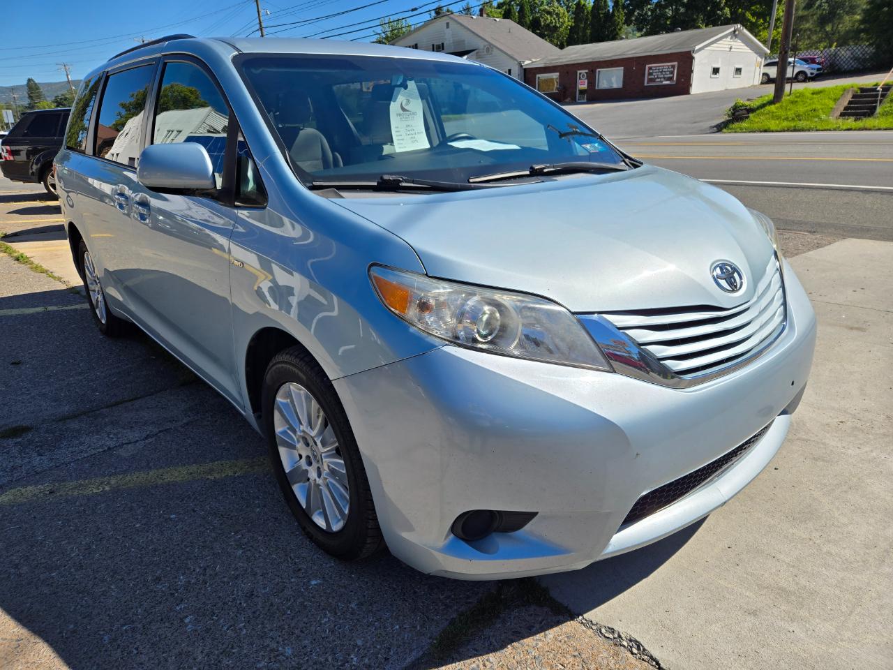 Toyota Sienna LE AWD 7-Passenger V6 2016