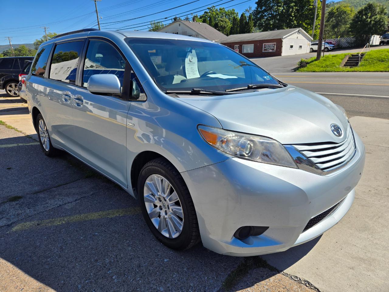Toyota Sienna LE AWD 7-Passenger V6 2016