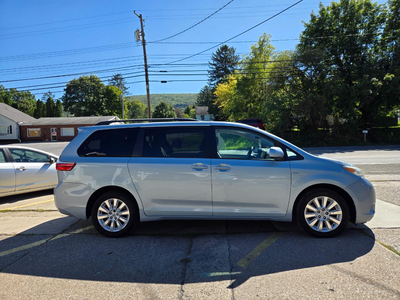Toyota Sienna LE AWD 7-Passenger V6 2016