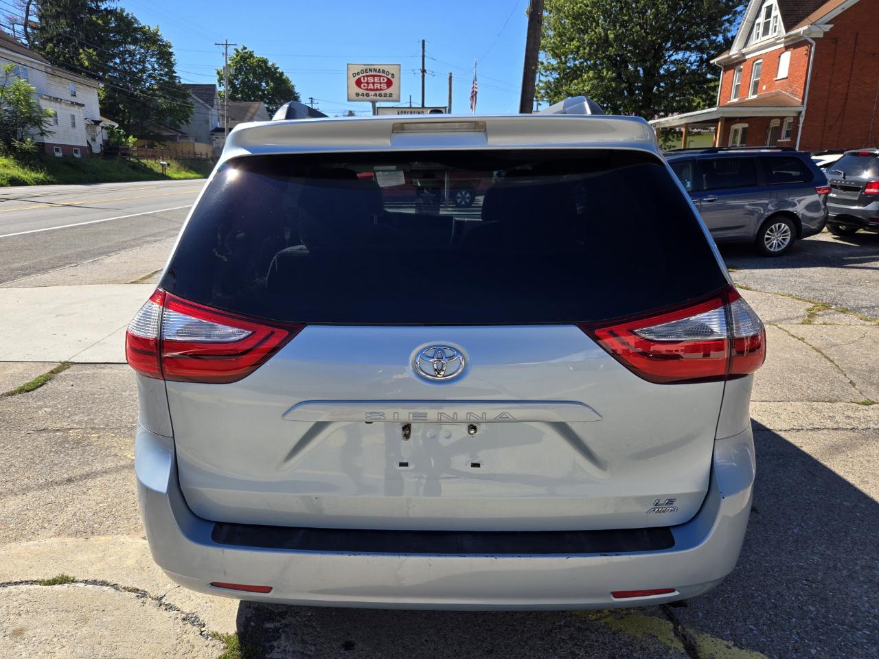 Toyota Sienna LE AWD 7-Passenger V6 2016