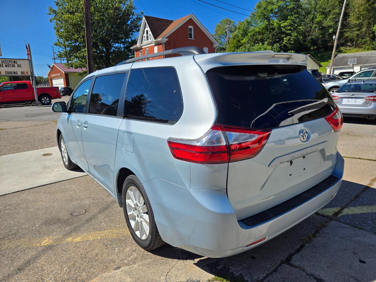 Toyota Sienna LE AWD 7-Passenger V6 2016