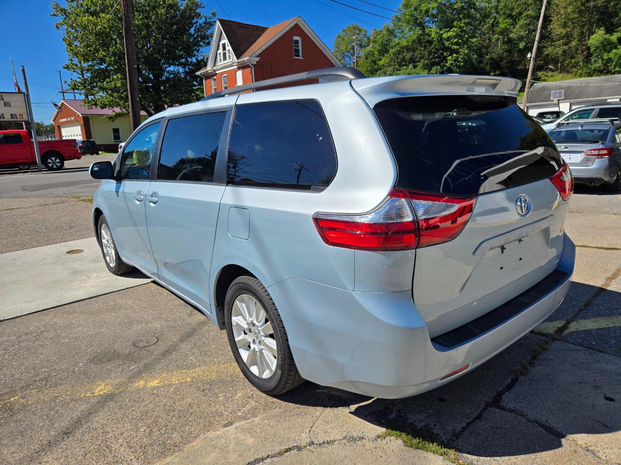 Toyota Sienna LE AWD 7-Passenger V6 2016