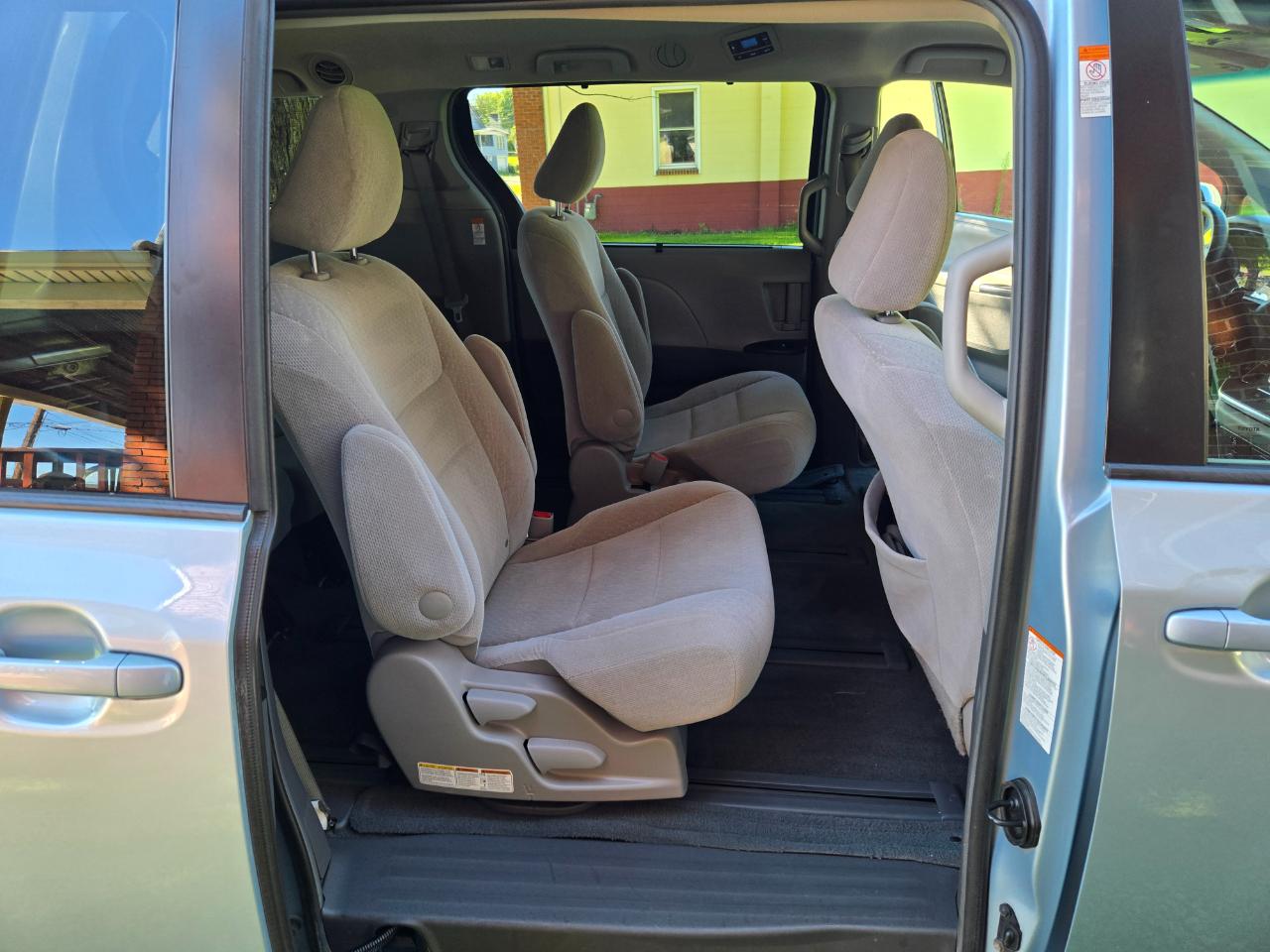 Toyota Sienna LE AWD 7-Passenger V6 2016
