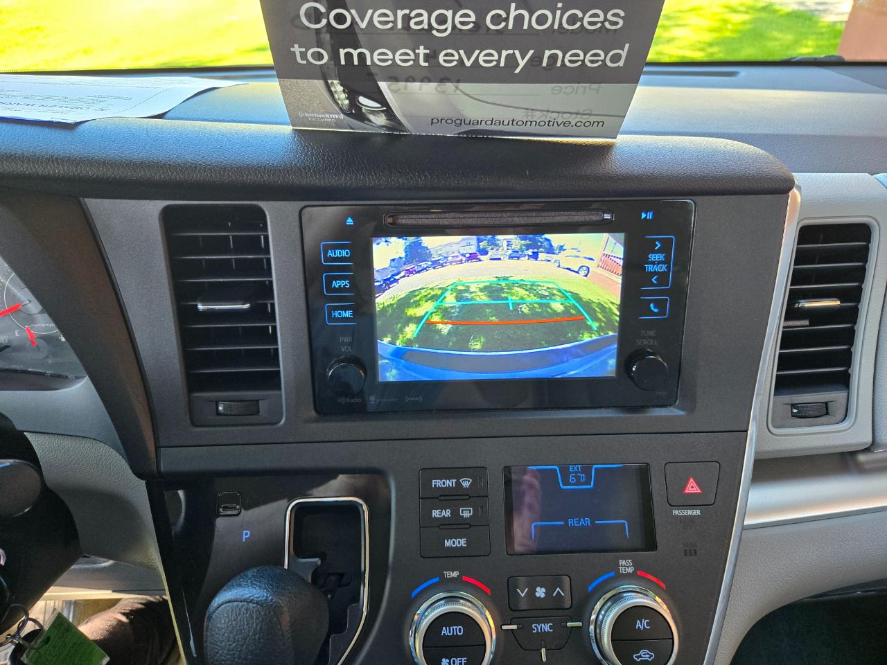 Toyota Sienna LE AWD 7-Passenger V6 2016