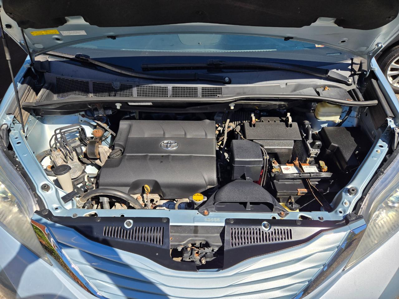 Toyota Sienna LE AWD 7-Passenger V6 2016