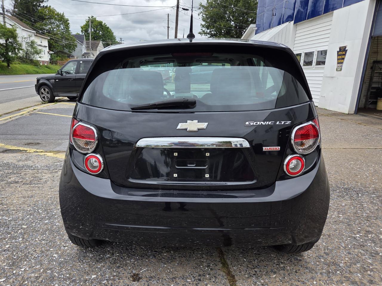 Chevrolet Sonic LTZ Auto 5-Door 2014