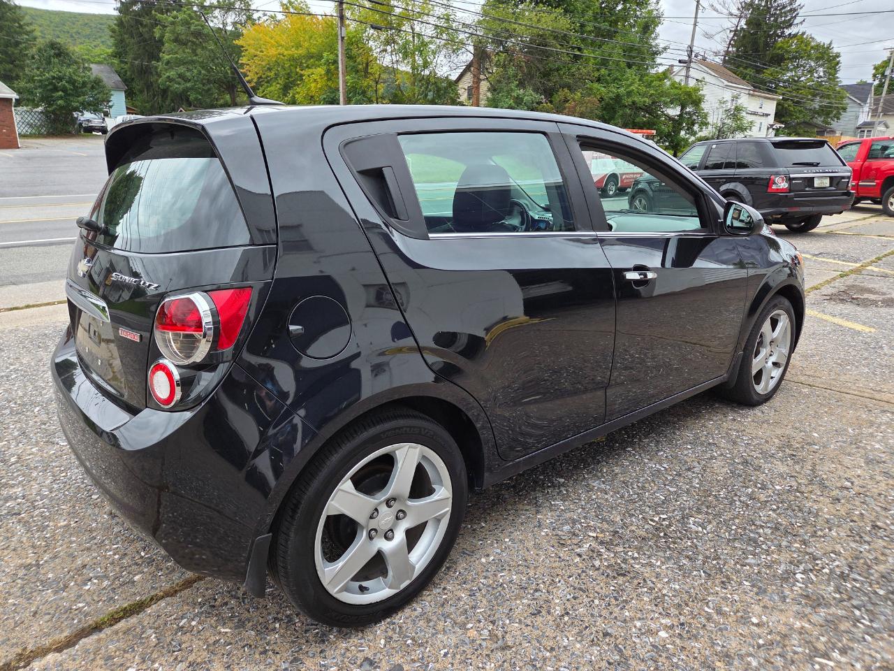 Chevrolet Sonic LTZ Auto 5-Door 2014