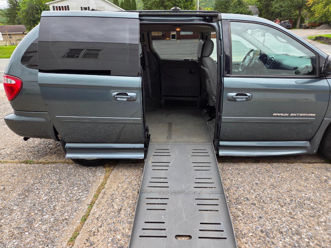 Dodge Grand Caravan SXT 2006