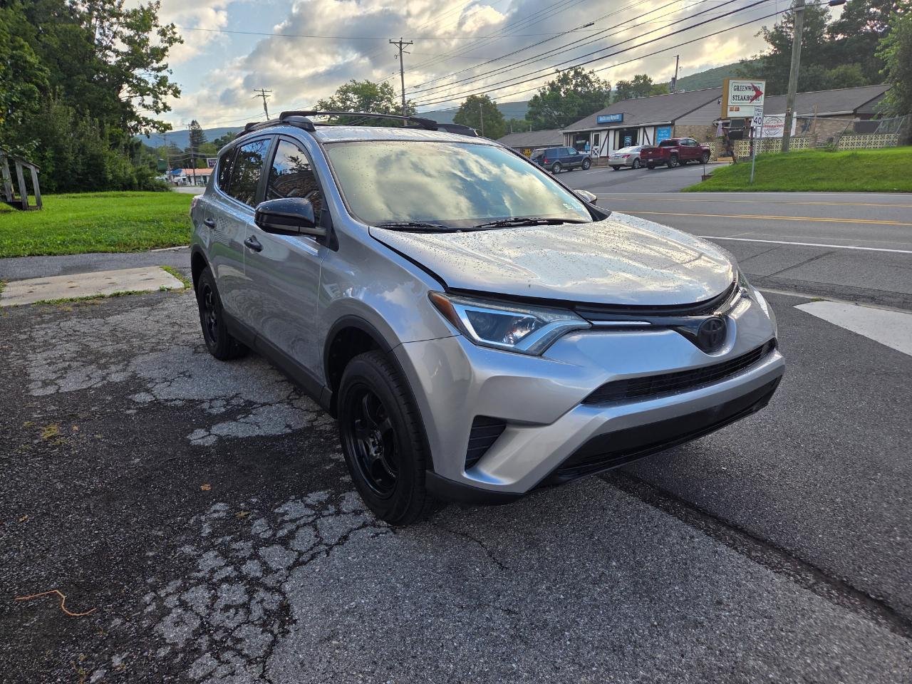 Toyota RAV4 LE AWD 2016