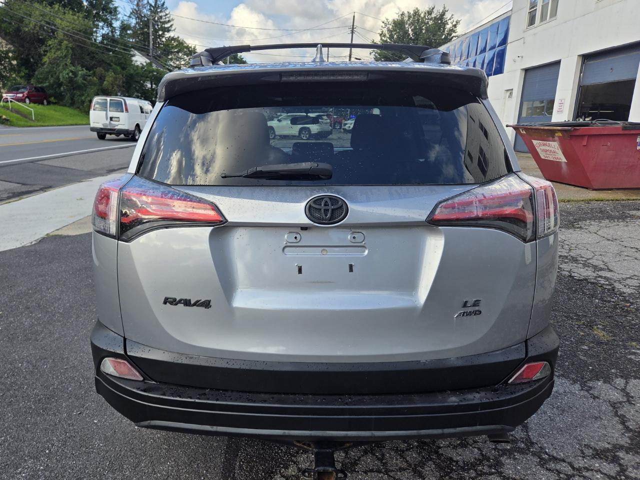 Toyota RAV4 LE AWD 2016
