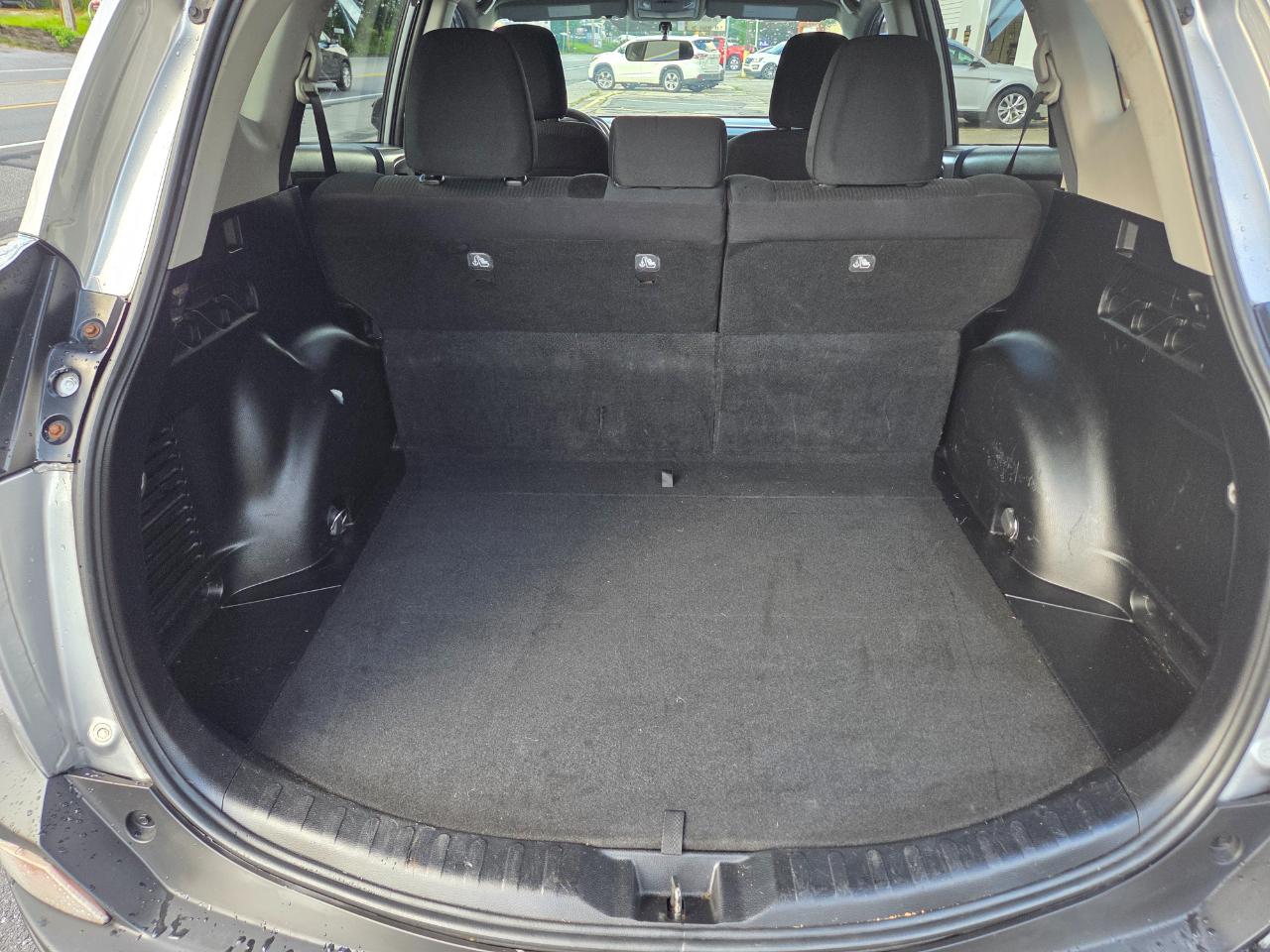 Toyota RAV4 LE AWD 2016