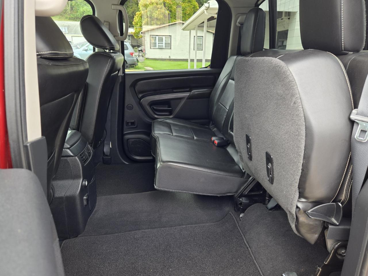 Nissan Titan PRO-4X Crew Cab 4WD 2015