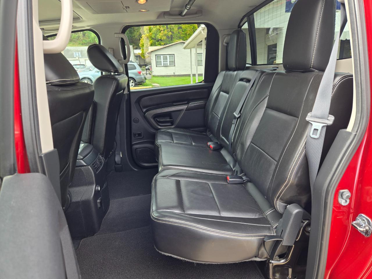 Nissan Titan PRO-4X Crew Cab 4WD 2015
