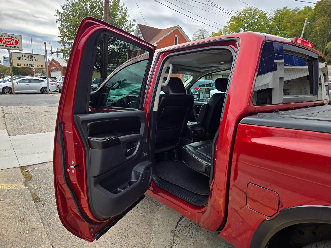 Nissan Titan PRO-4X Crew Cab 4WD 2015