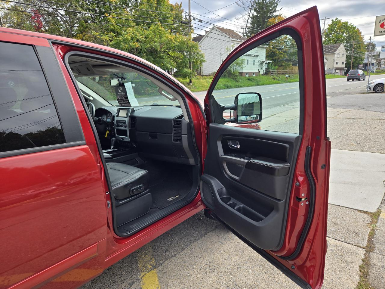 Nissan Titan PRO-4X Crew Cab 4WD 2015