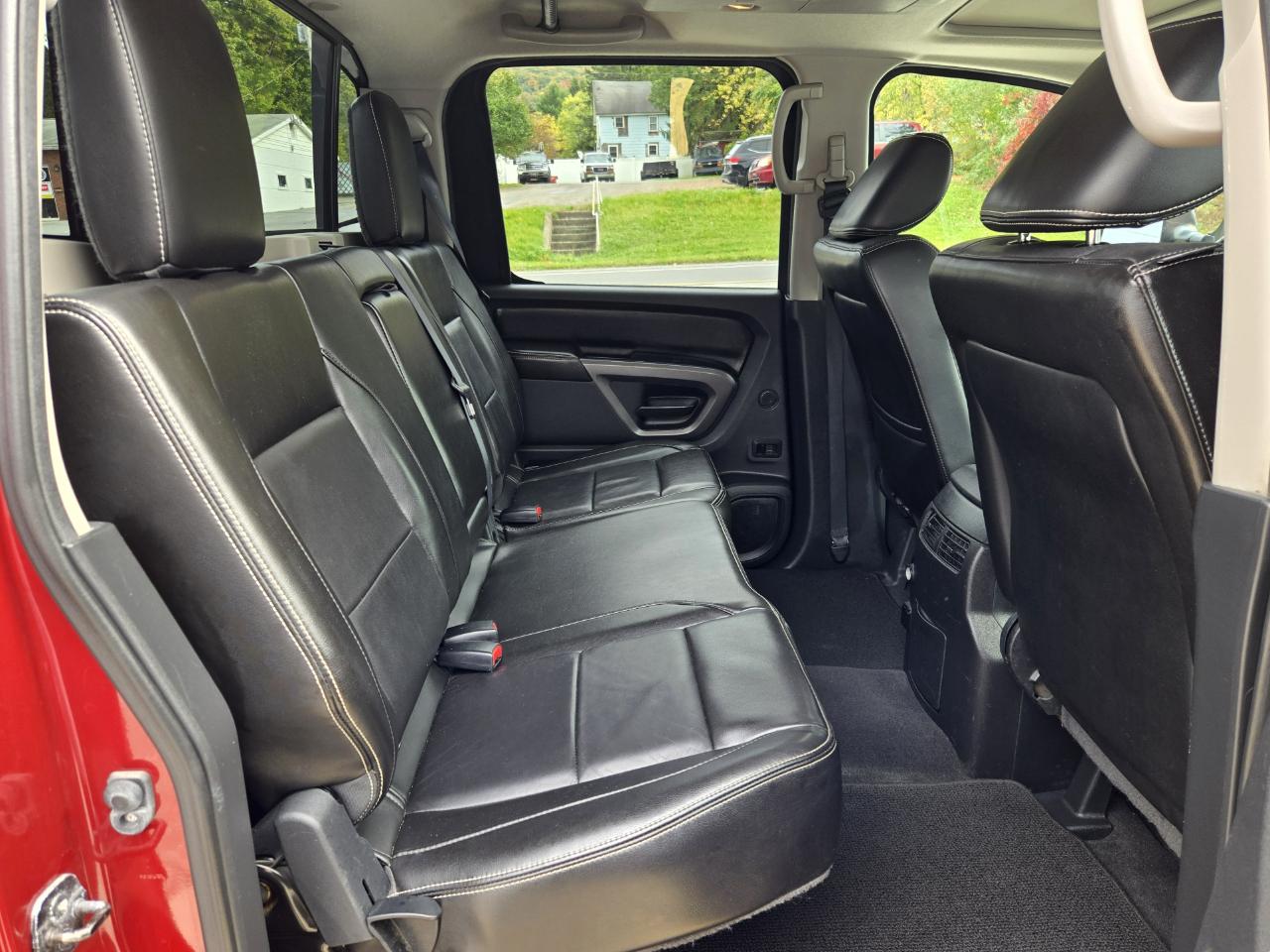 Nissan Titan PRO-4X Crew Cab 4WD 2015