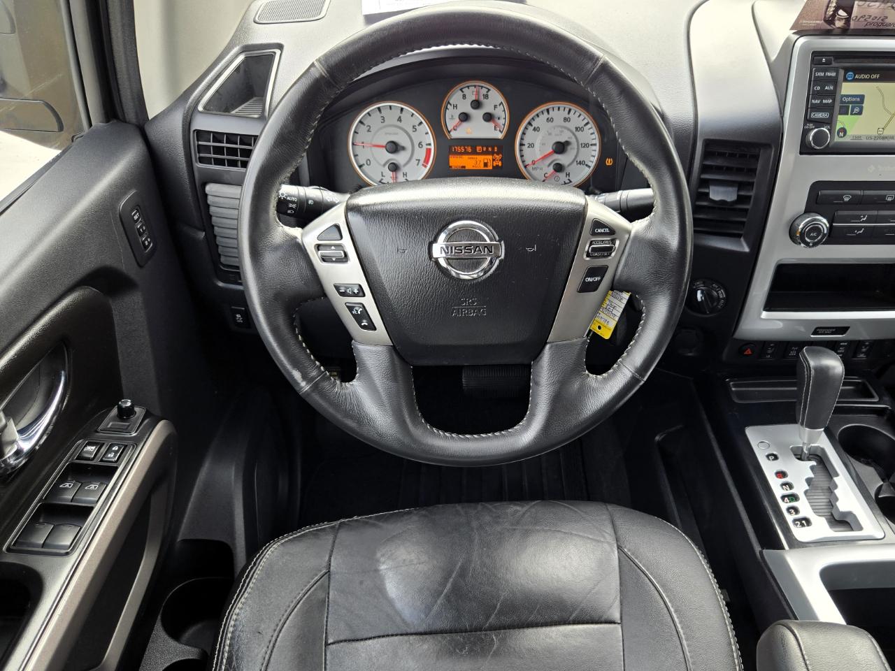 Nissan Titan PRO-4X Crew Cab 4WD 2015
