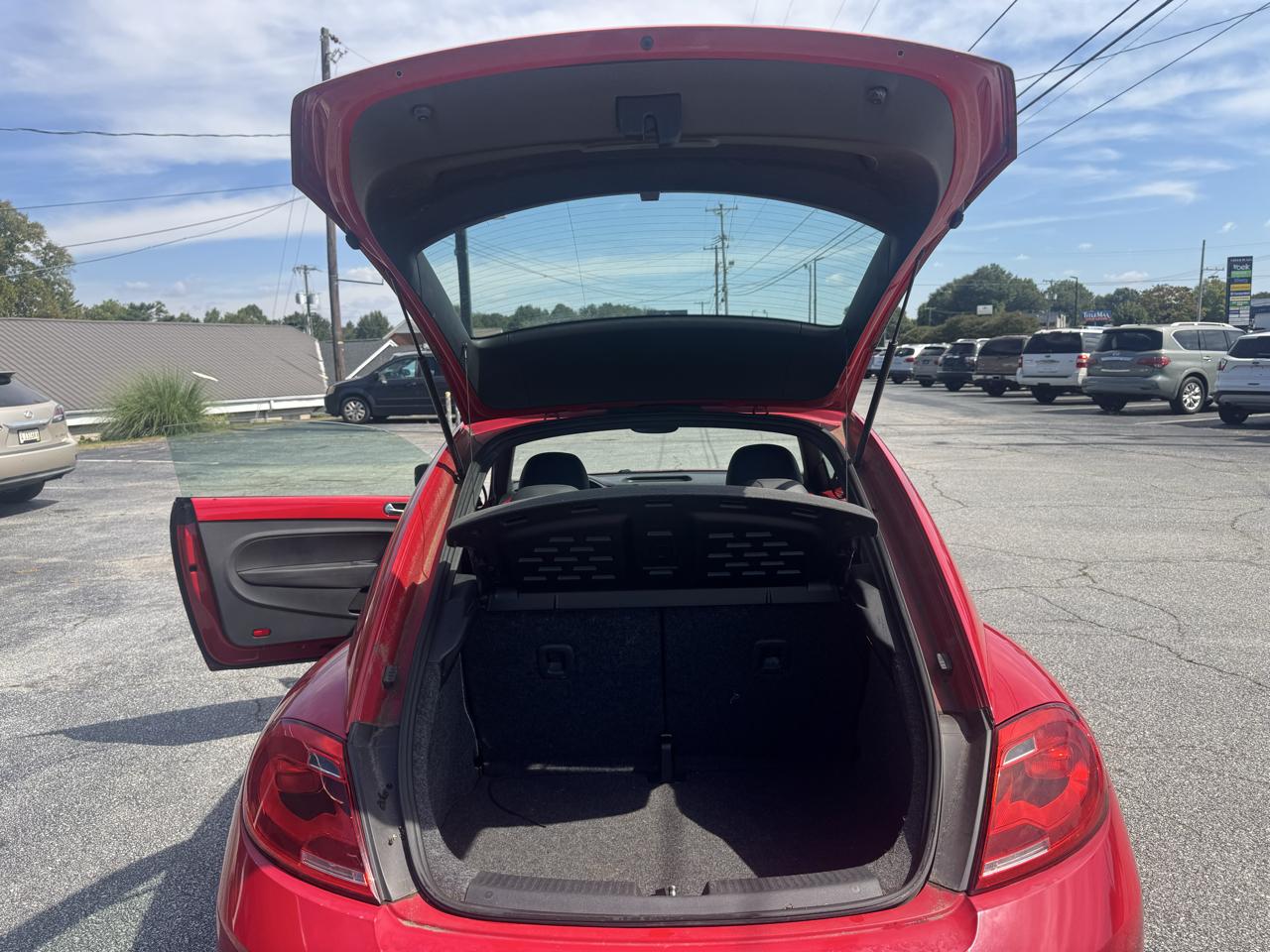 Volkswagen Beetle 2dr Cpe Man 2.5L PZEV 2012