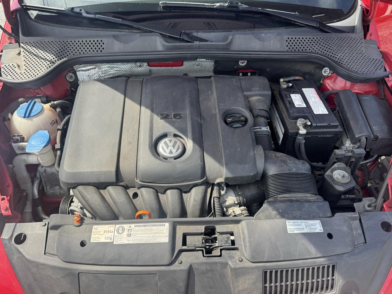 Volkswagen Beetle 2dr Cpe Man 2.5L PZEV 2012