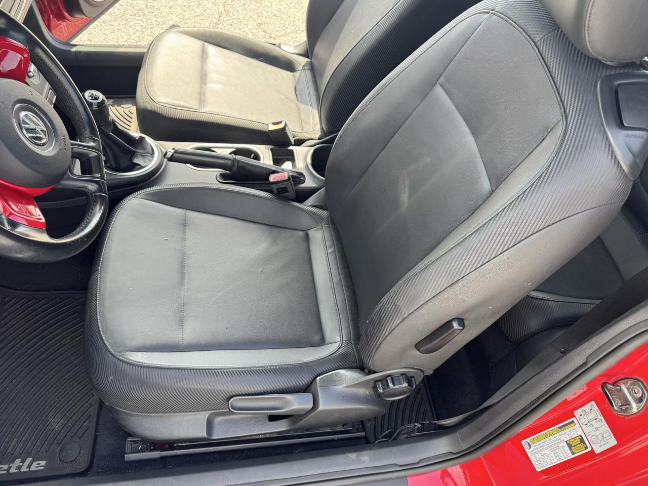 Volkswagen Beetle 2dr Cpe Man 2.5L PZEV 2012