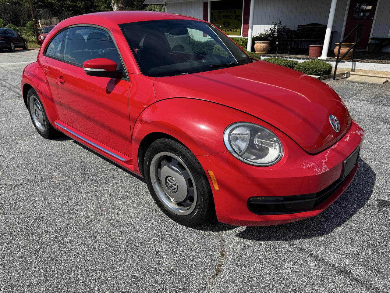 Volkswagen Beetle 2dr Cpe Man 2.5L PZEV 2012