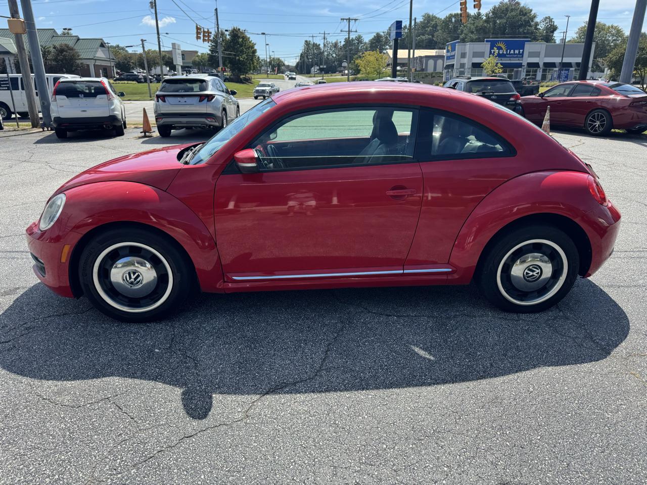 Volkswagen Beetle 2dr Cpe Man 2.5L PZEV 2012