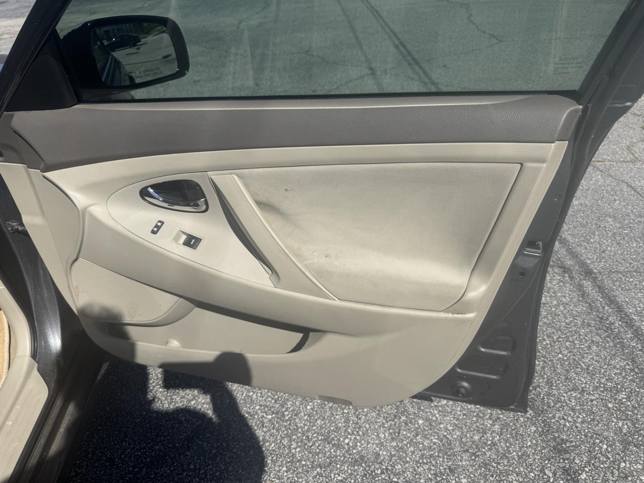 Toyota Camry Base 6-Spd AT 2011