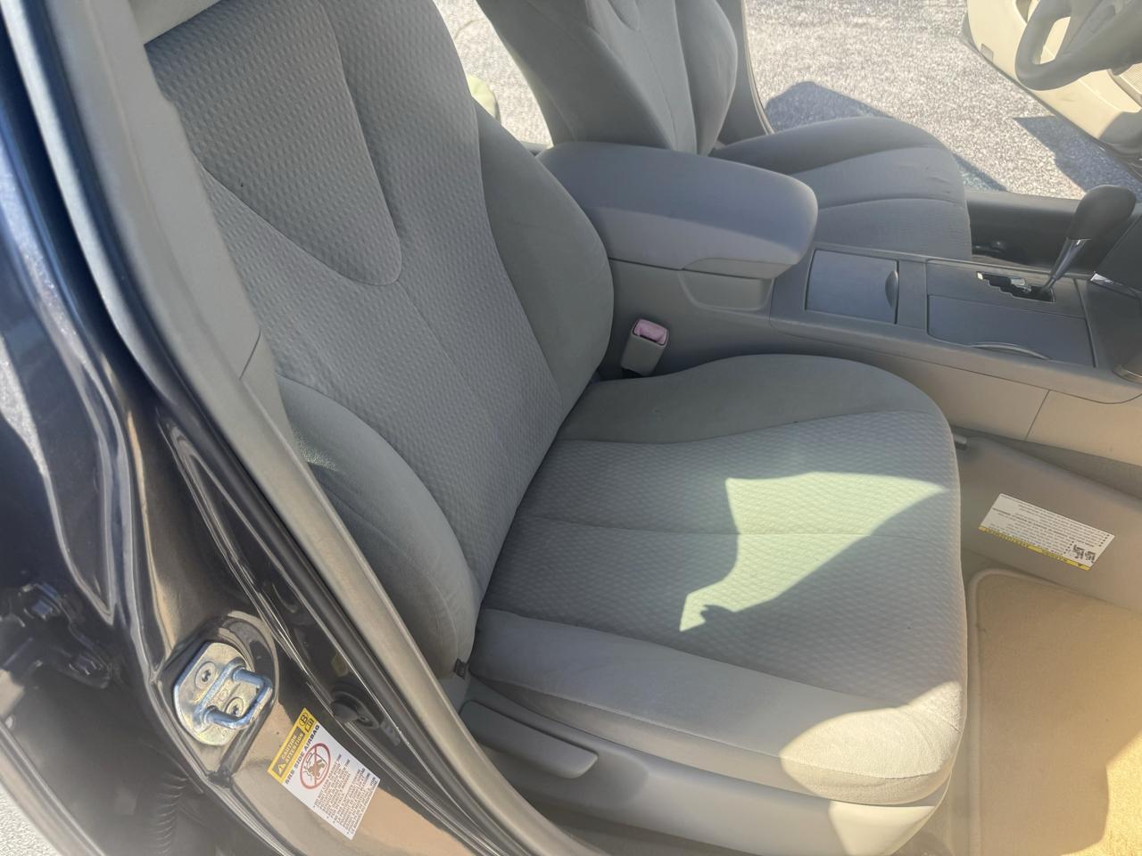 Toyota Camry Base 6-Spd AT 2011