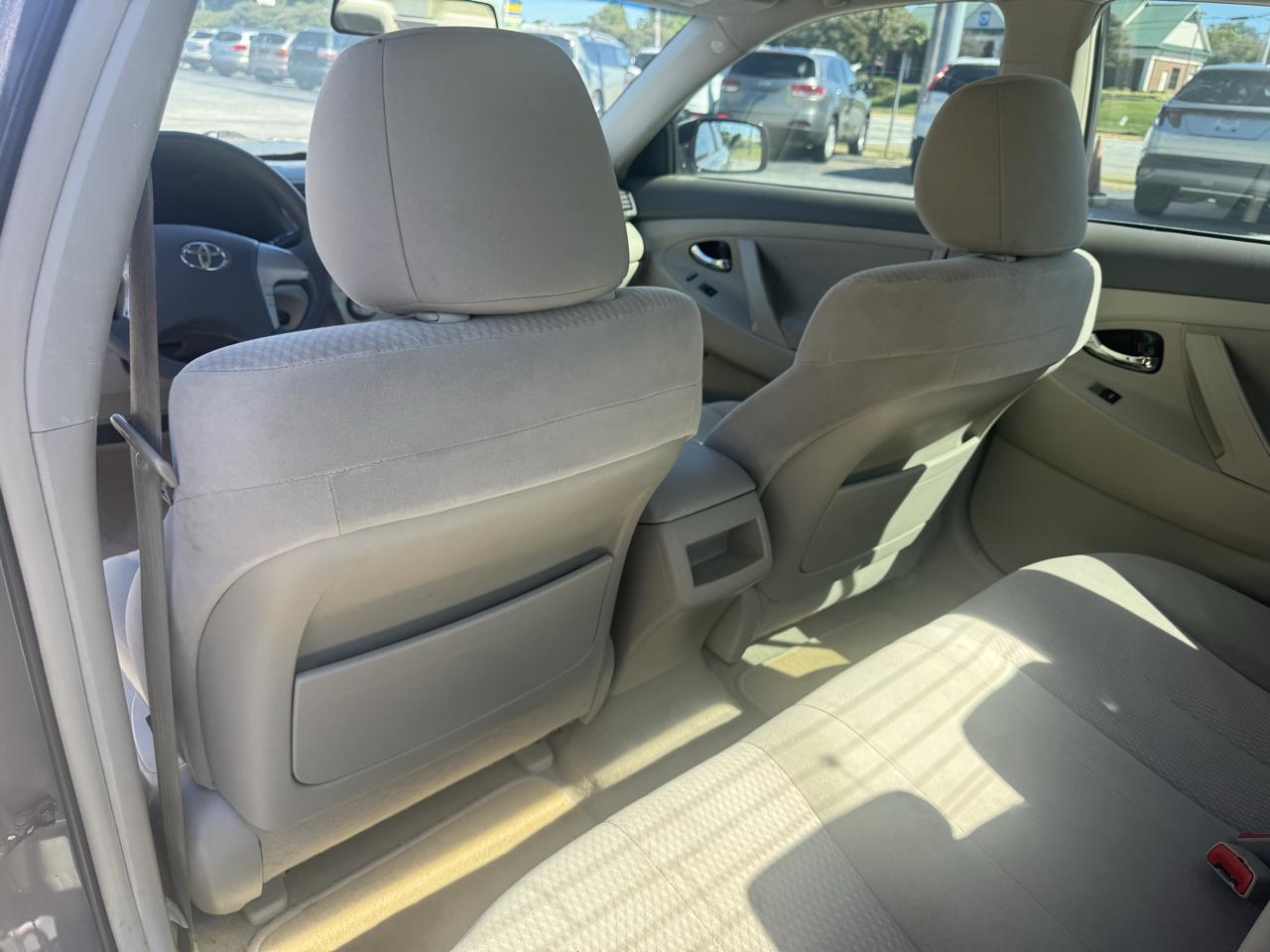 Toyota Camry Base 6-Spd AT 2011