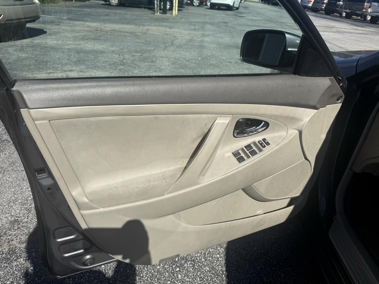Toyota Camry Base 6-Spd AT 2011